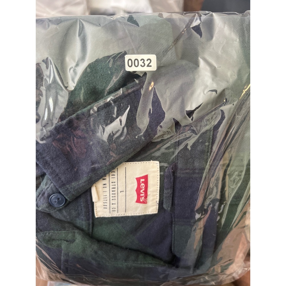 Levi's Forest Green and Charcoal Plaid Shirt - Picture 8 of 8